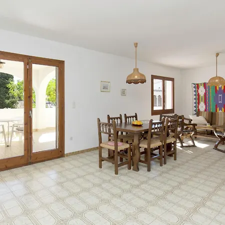 Small Building With 4 Close To The