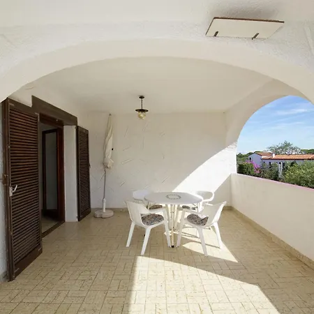 Appartement Small Building With 4 Close To The *
