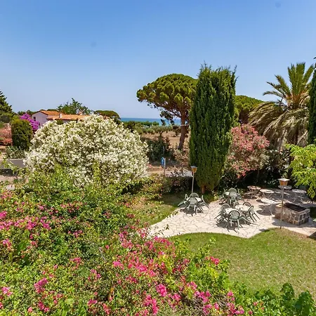 Small Building With 4 Close To The 아파트 Mont-roig del Camp