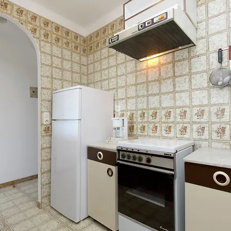 아파트 Small Building With 4 Close To The Mont-roig del Camp