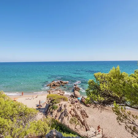 Small Building With 4 Close To The * Mont-roig del Camp